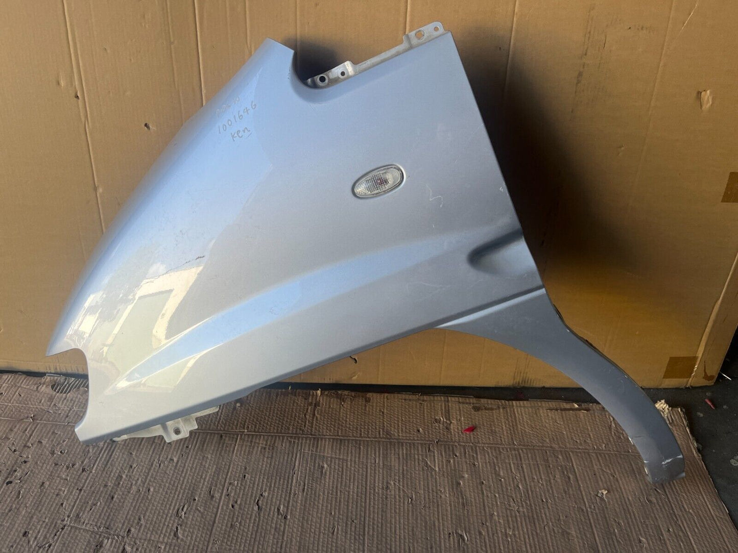 MITSUBISHI DELICA PD6W FRONT LEFT GUARD