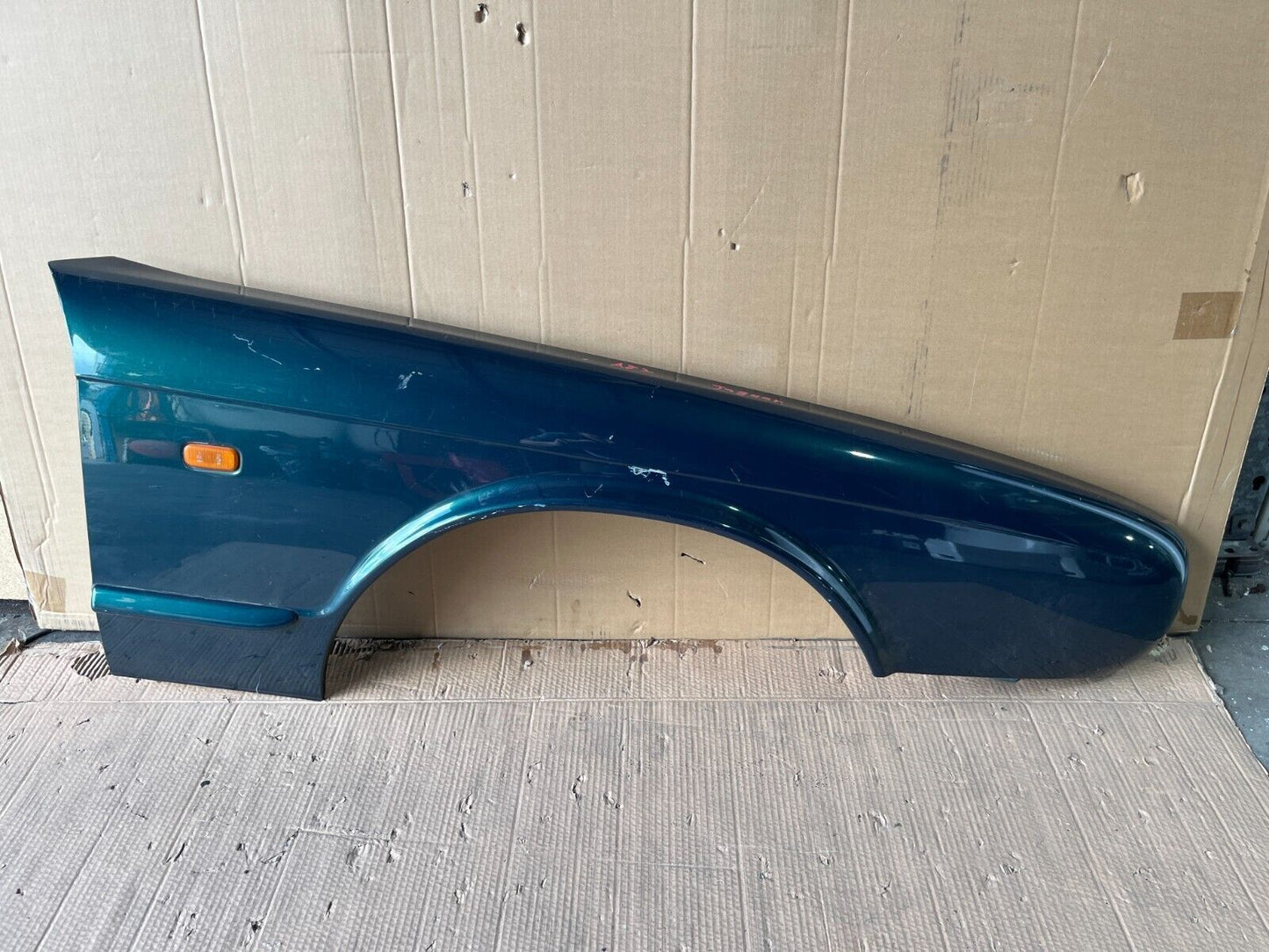 JAGUAR XJ8 FRONT RIGHT GUARD