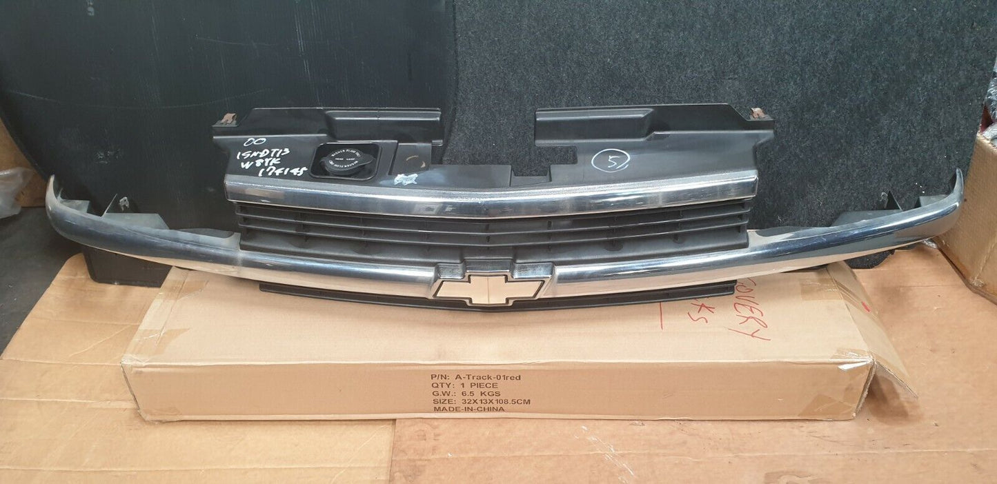 2000 CHEVY BLAZER GRILL FOR - 1998-01 MODELS (NON TOP FRAME TYPE)