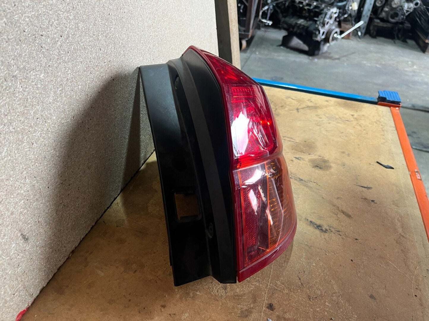 SUBARU LEGACY RIGHT HAND TAILLIGHT