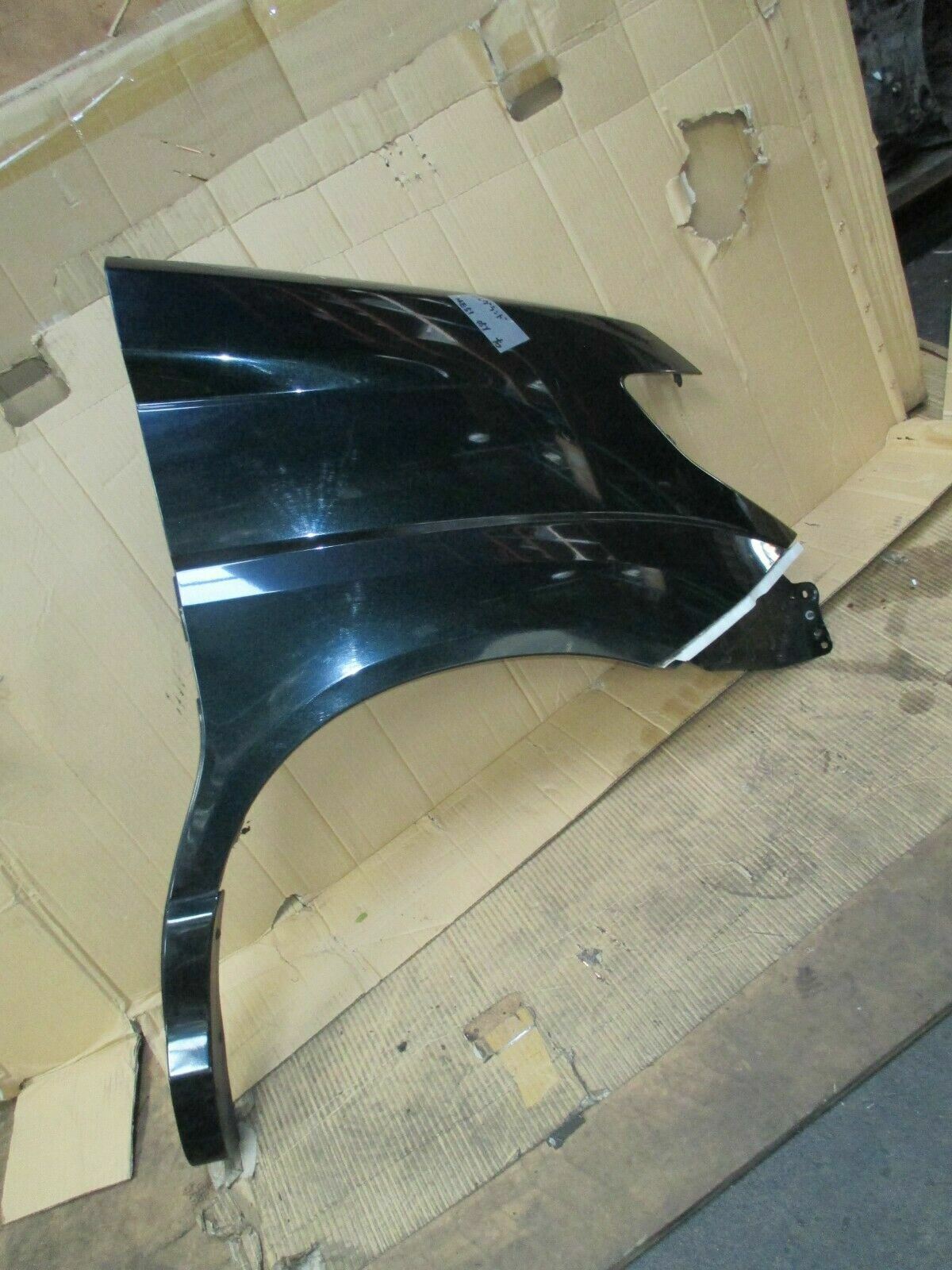 NISSAN ELGRAND E51 LEFT FRONT GUARD -HIWAY STAR