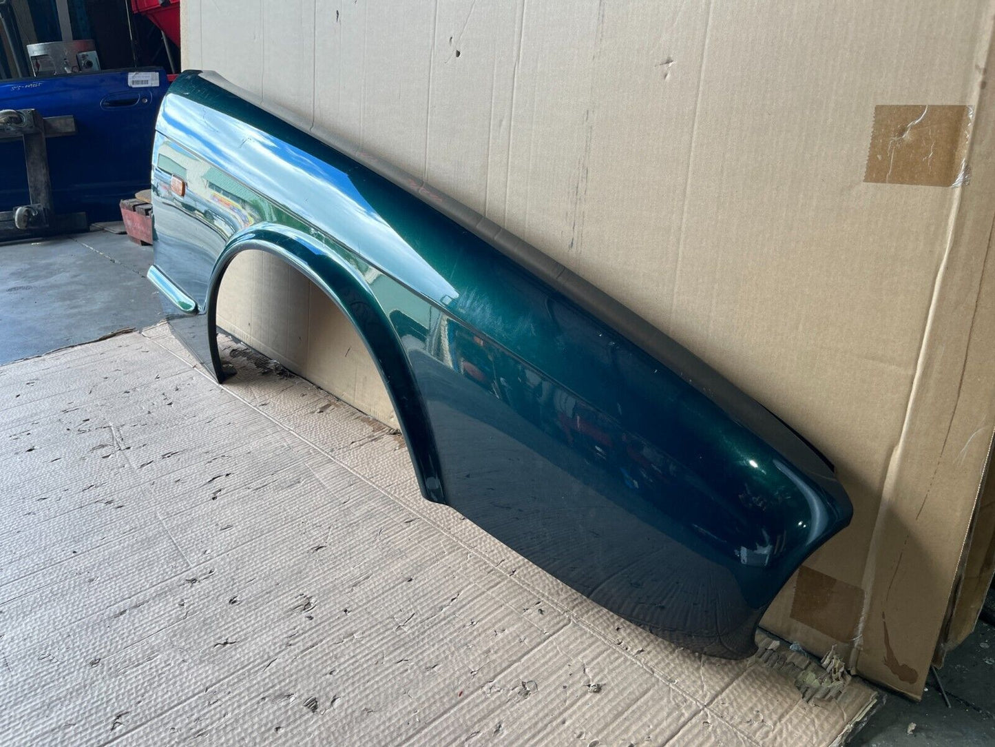 JAGUAR XJ8 FRONT RIGHT GUARD