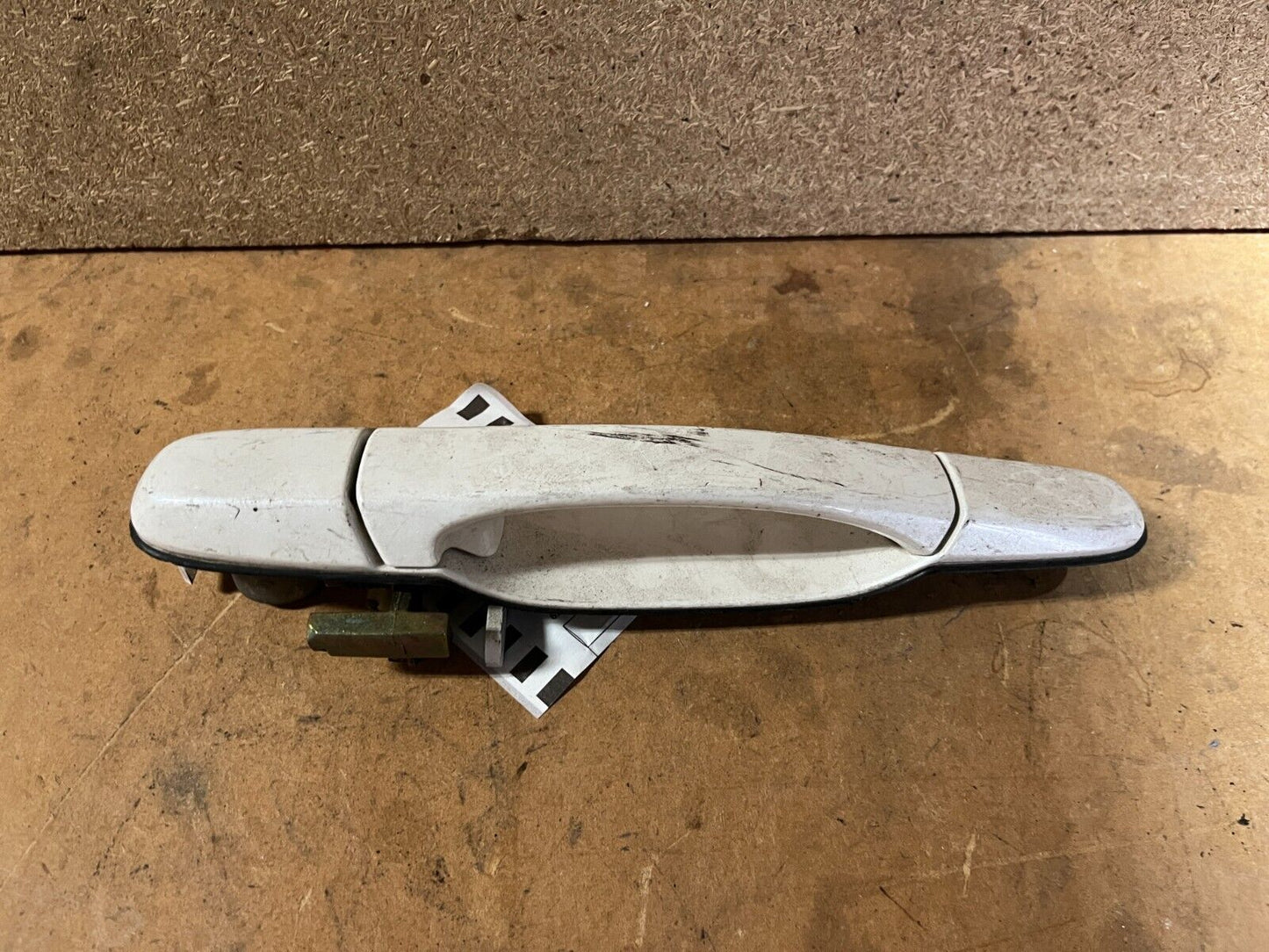 LEXUS IS300 FL DOOR HANDLE