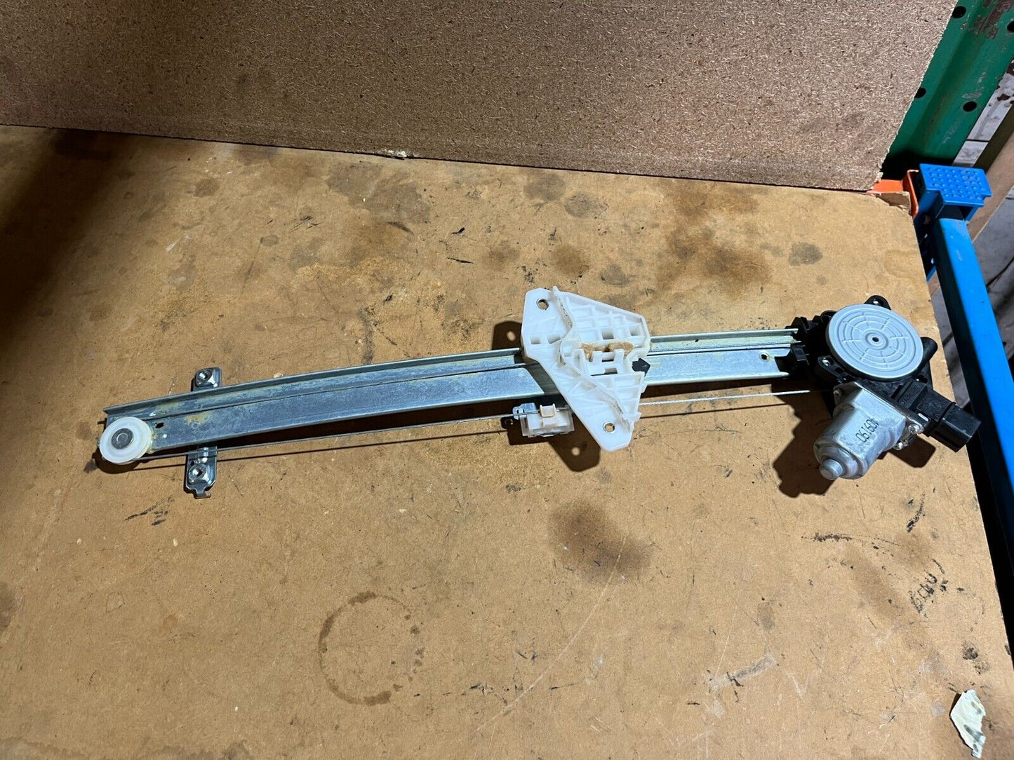 SUBARU XV FRONT LEFT WINDOW REGULATOR