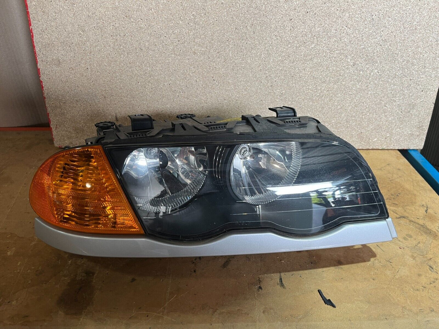 BMW E46 SERIES 3 RH HEADLIGHT 98-00