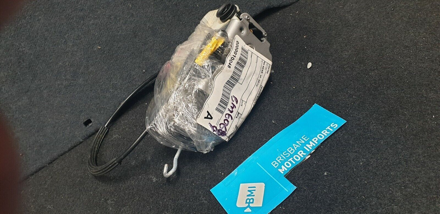 HOLDEN COMMODORE RIGHT FRONT DOOR LOCK MECHANISM VF 2013-17