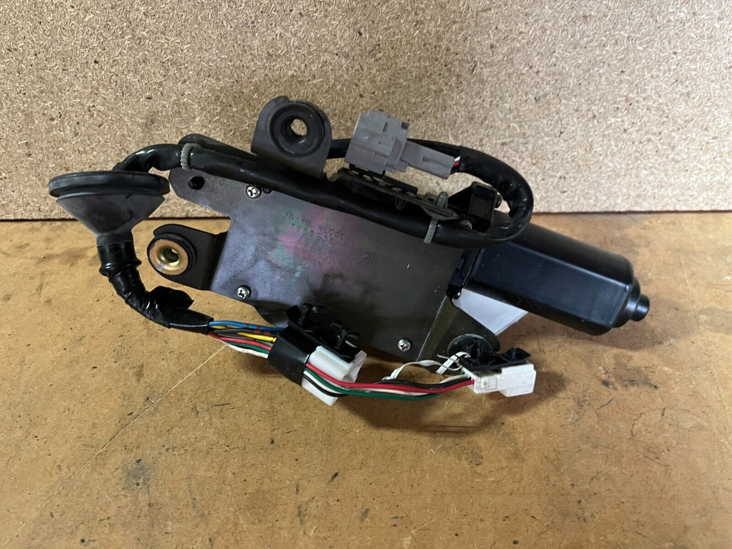 NISSAN ALGRAND E51 WIPER MOTOR