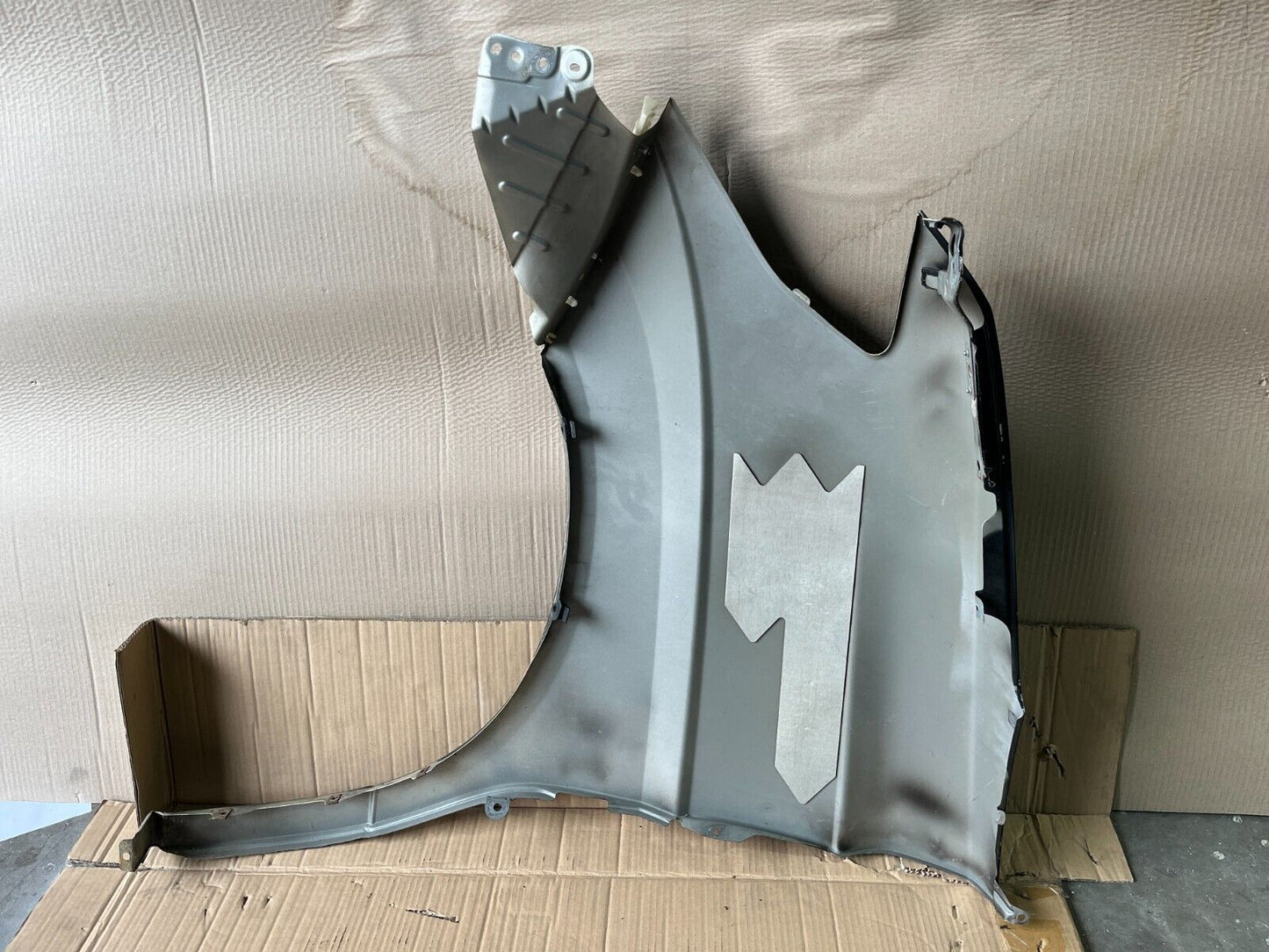 NISSAN ELGRAND E51 FRONT RIGHT GUARD 02-10