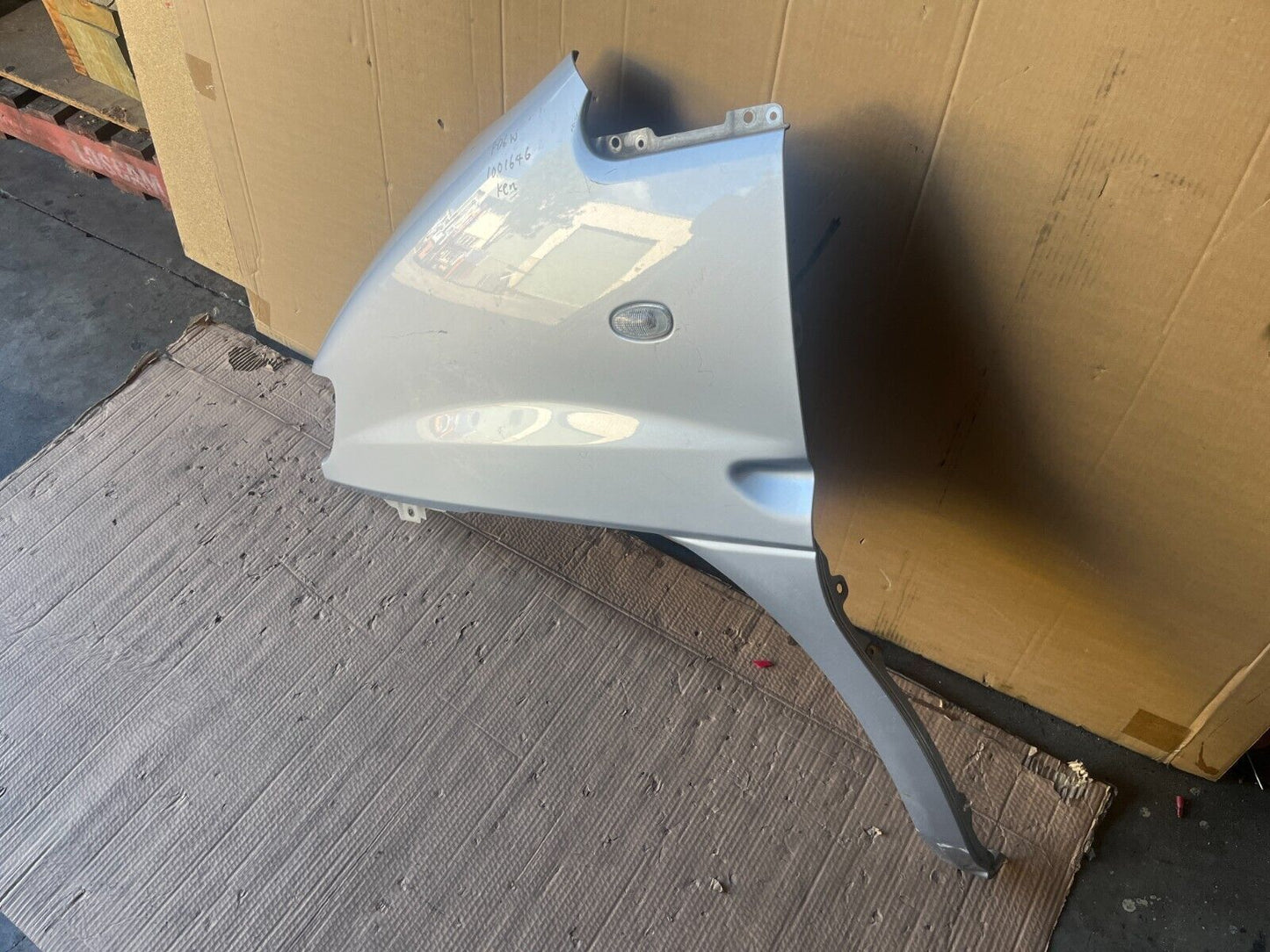 MITSUBISHI DELICA PD6W FRONT LEFT GUARD