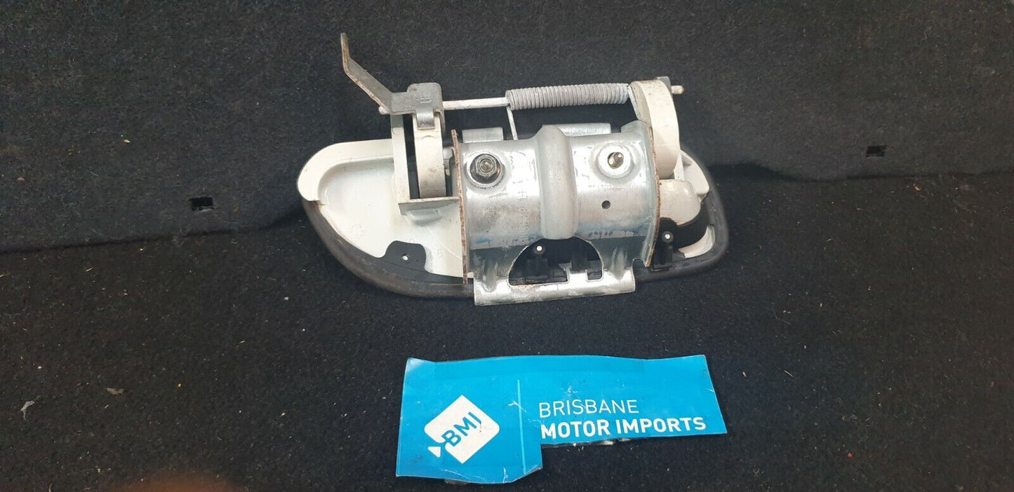 VOLVO C60 LEFT REAR OUTER DOOR HANDLE MODEL 2000-09