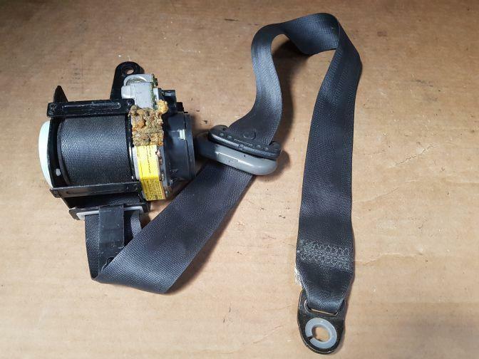 1999 LEXUS IS200 SXE10 FRONT LEFT SRS SEATBELT 03/99-09/02