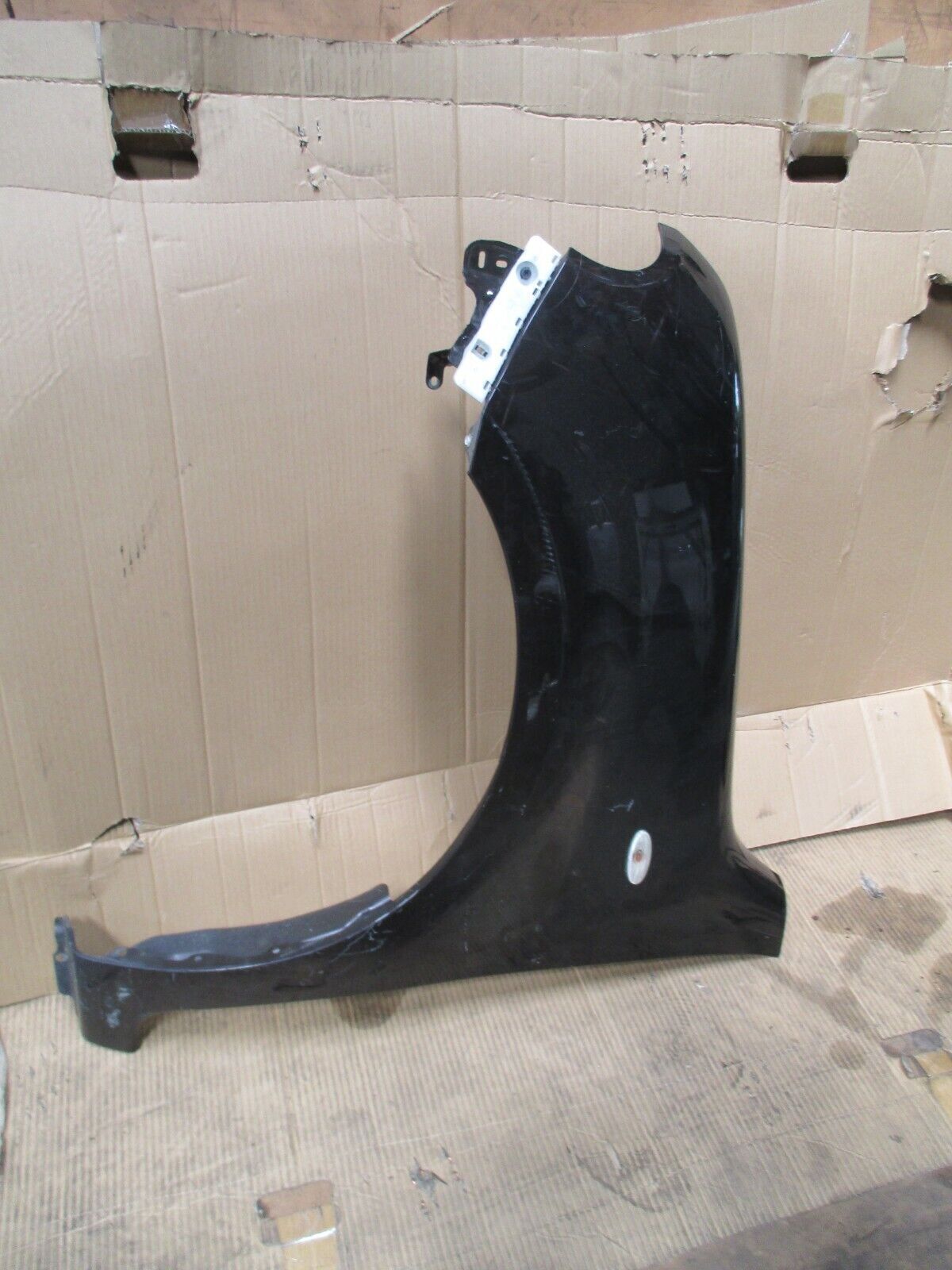 NISSAN CUBE Z12 LEFT FRONT GUARD