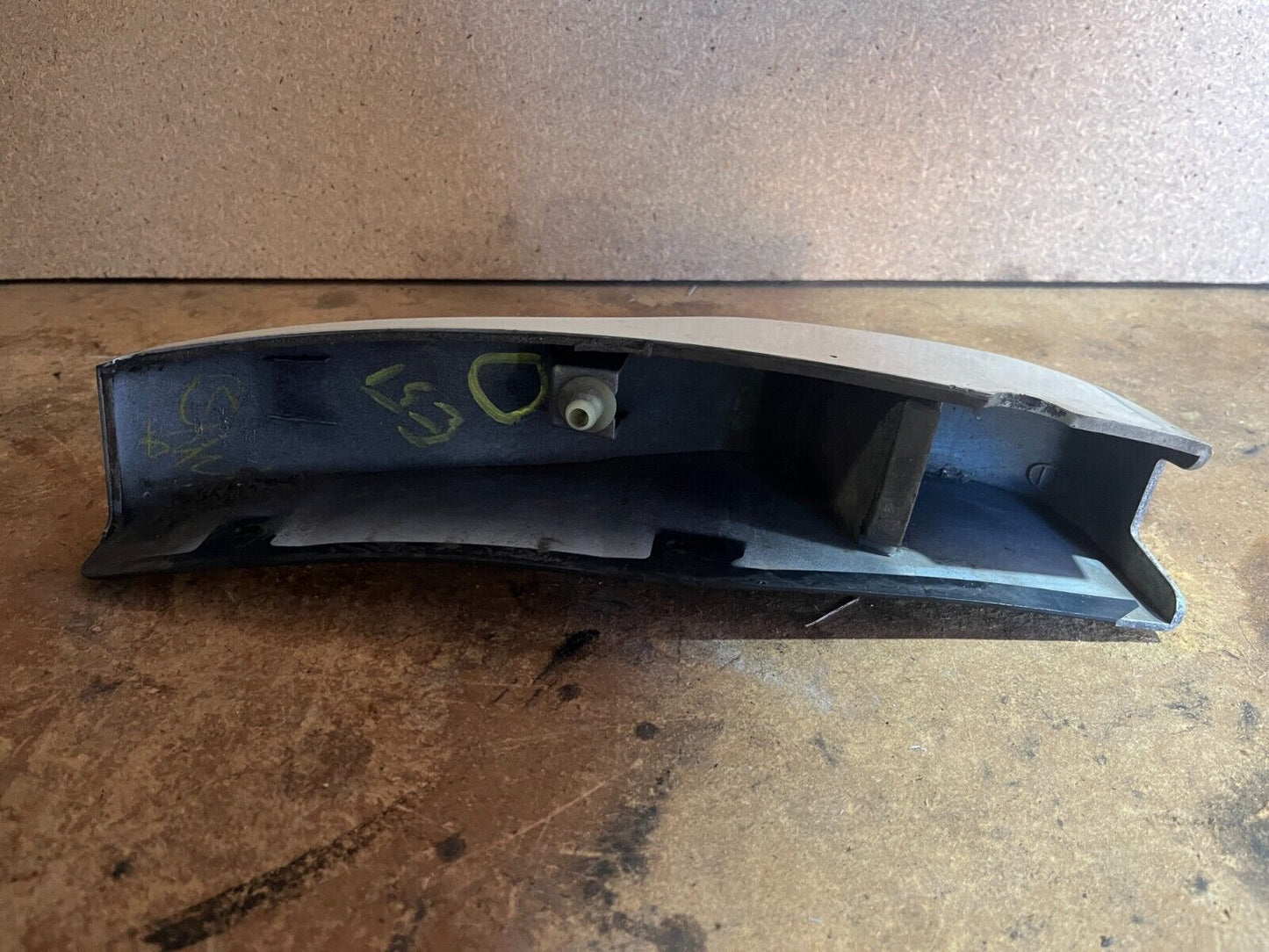 NISSAN ELGRAND E51 LOWER REAR RIGHT GUARD MOULDING