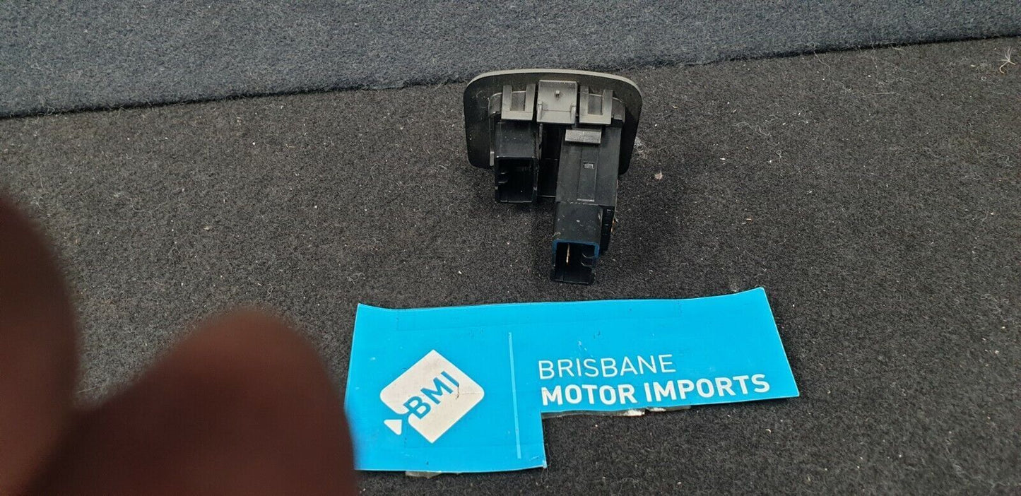 2004 FORD TERRITORY FUEL FILLER RELEASE SWITCH - SX-SY -2004-09
