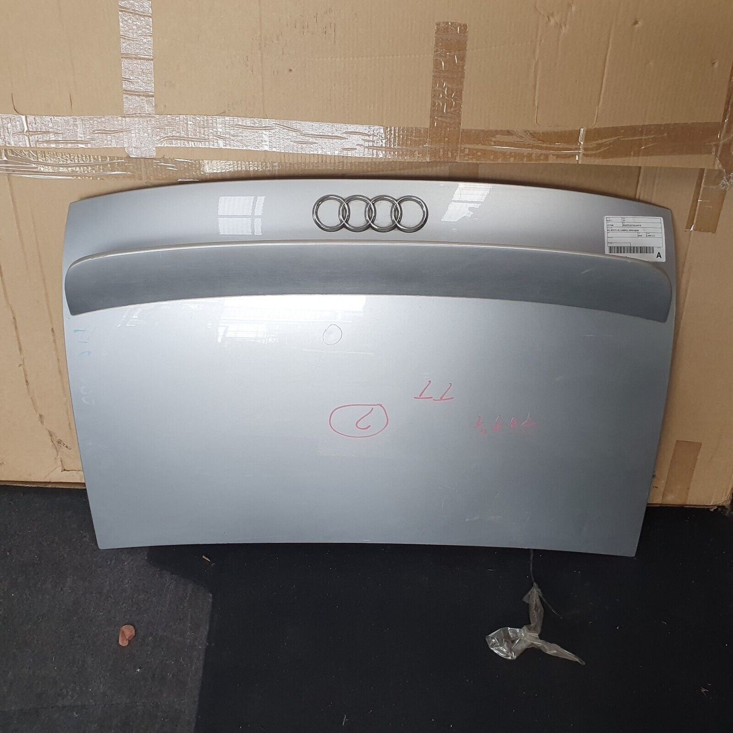 AUDI TT 8N BOOTLID