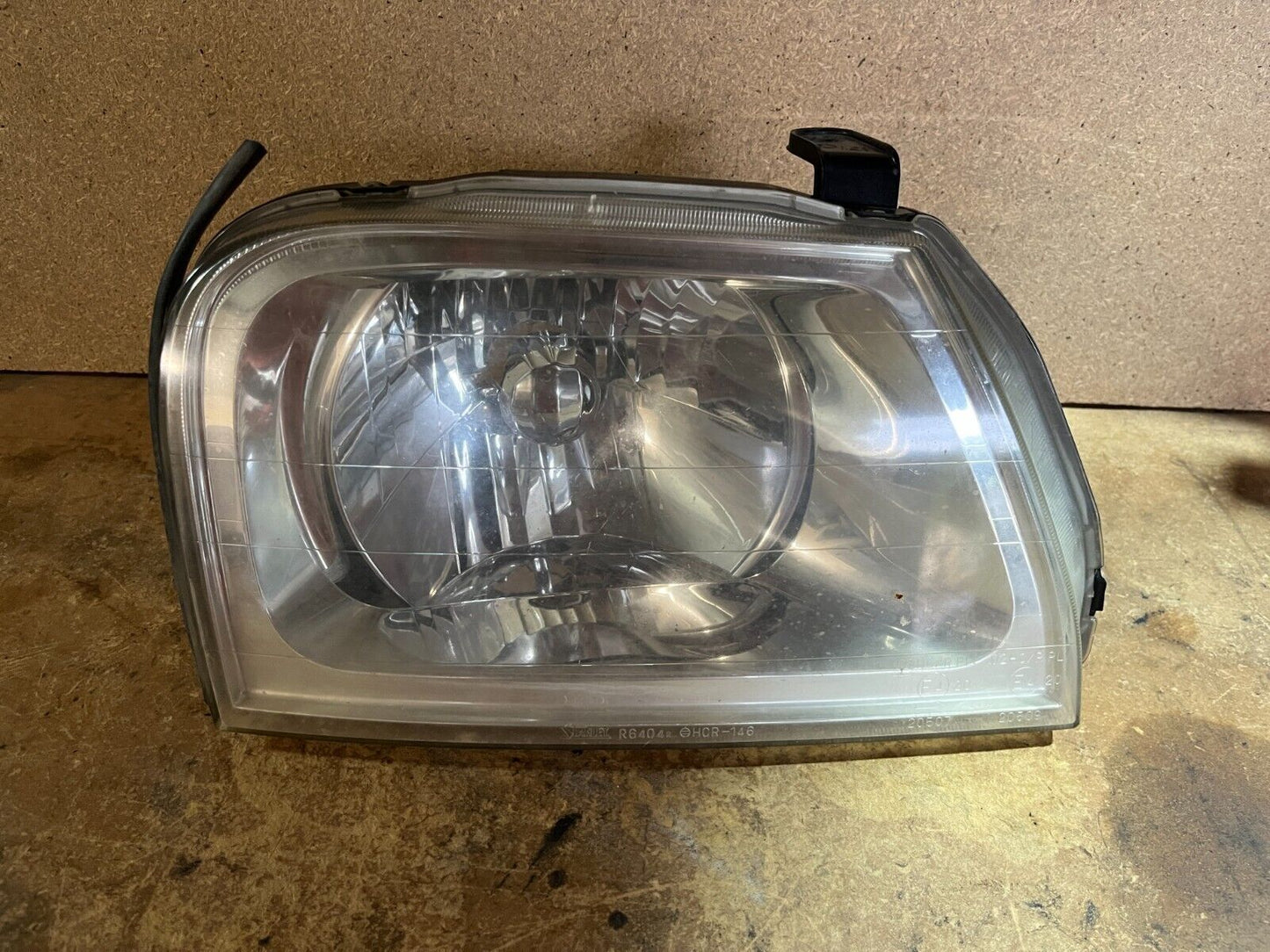 MITSUBISHI L200 RIGHT HAND HEADLIGHT 96-06