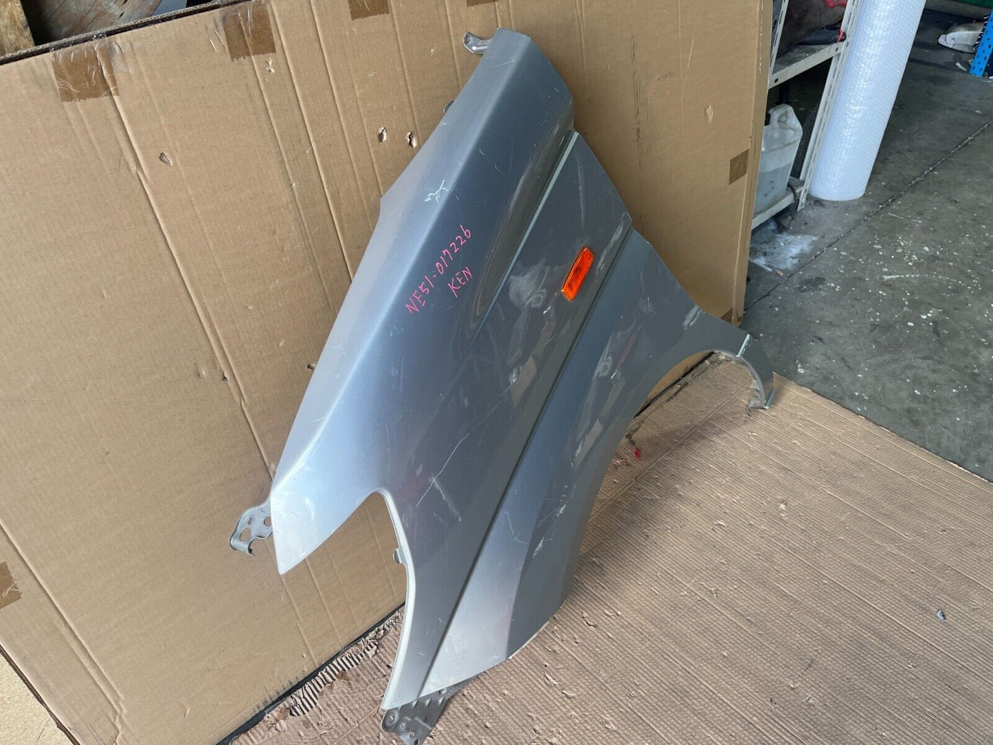 NISSAN ELGRAND E51 FRONT LEFT GUARD