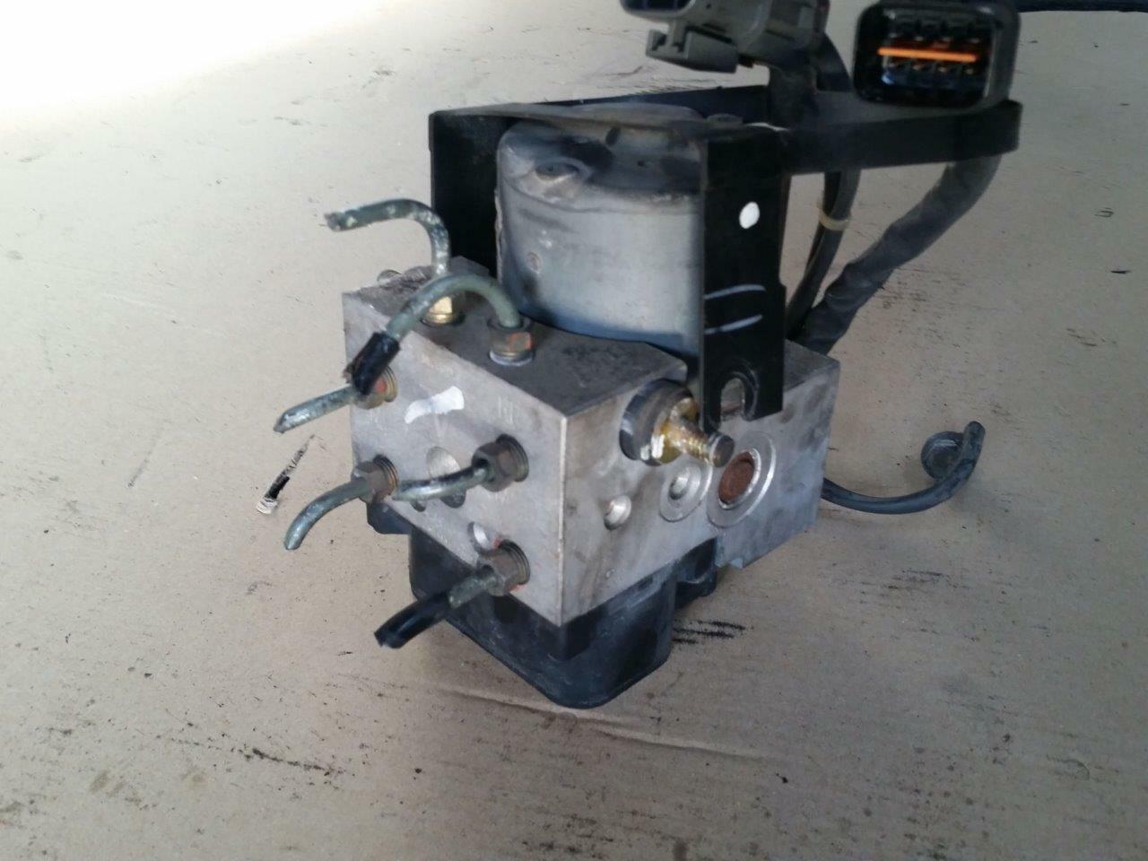 MITSUBISHI LANCER EVOLUTION 5 EVO V CP9A ABS PUMP 111 000 40620