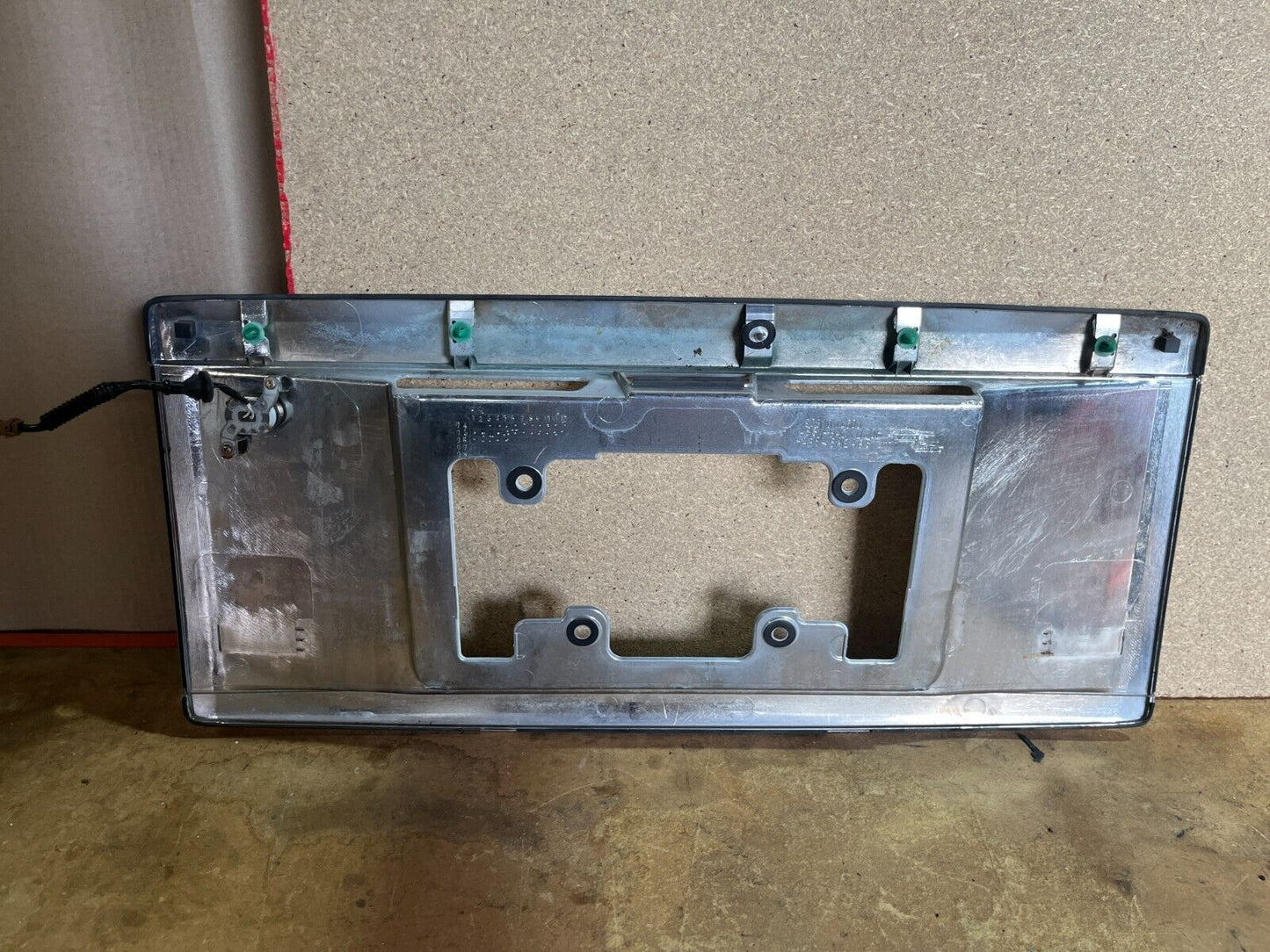 NISSAN ELGRAND E51 NUMBER PLATE PANEL 12/04-12/10