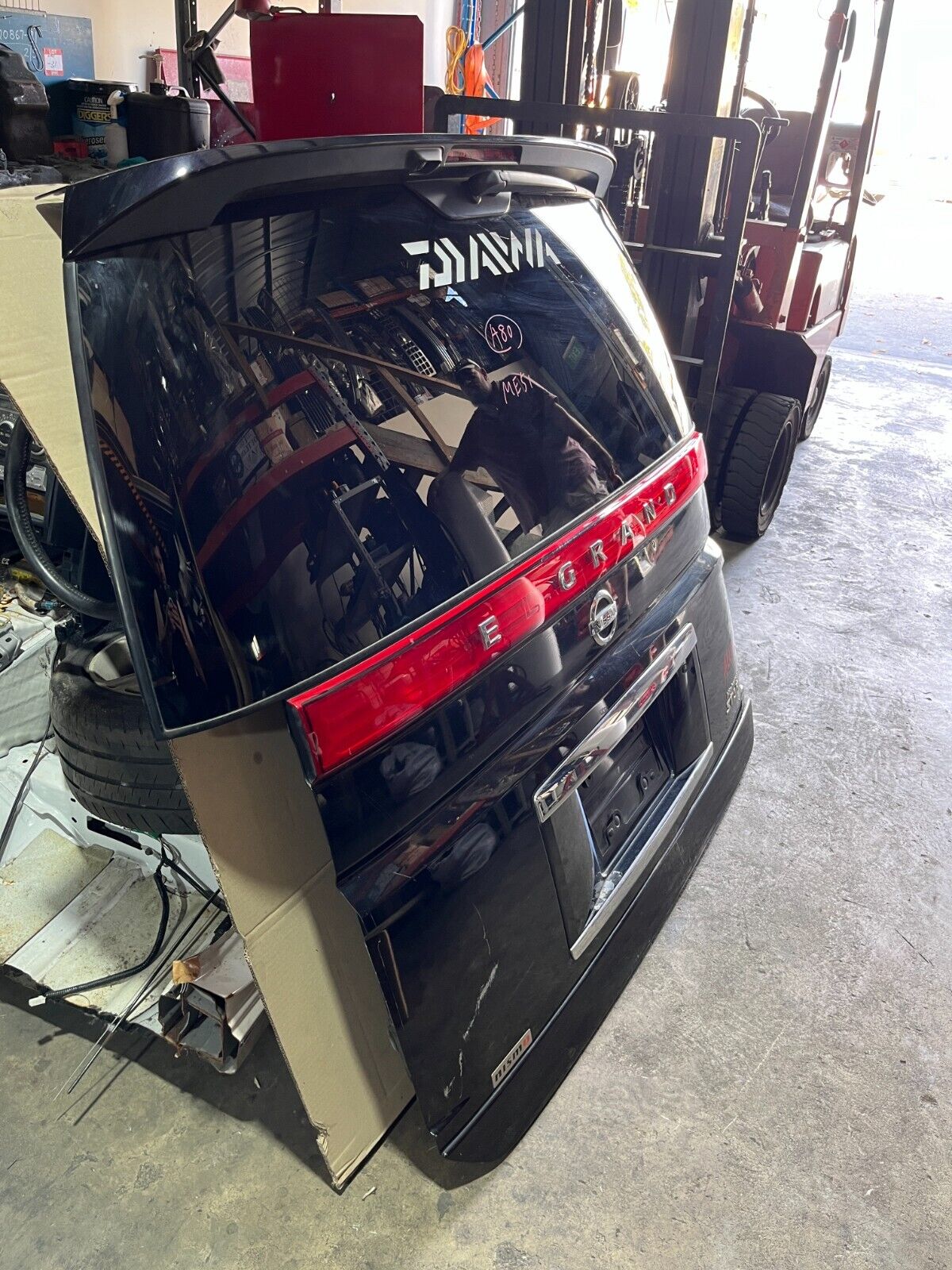 NISSAN ELGRAND E51 HIGHWAY STAR TAILGATE