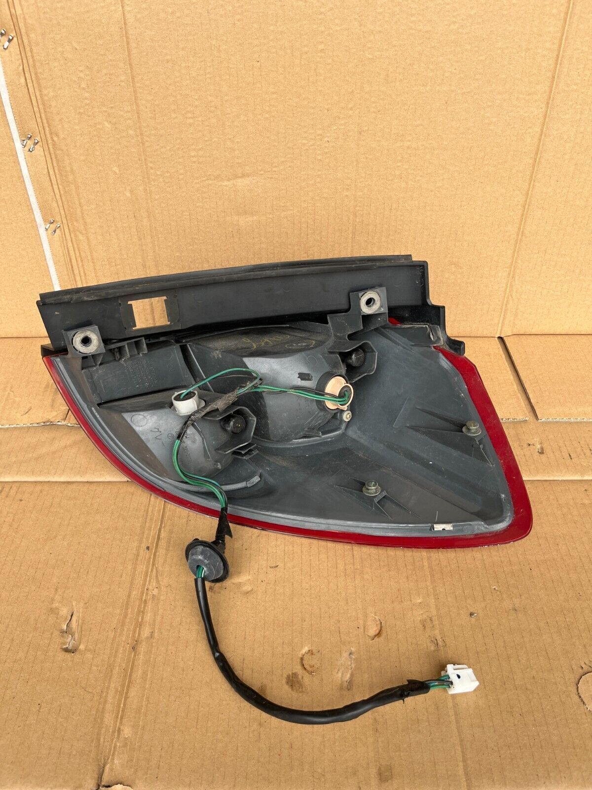 SUBARU LIBERTY LEGACY BH5 LH TAILLIGHT