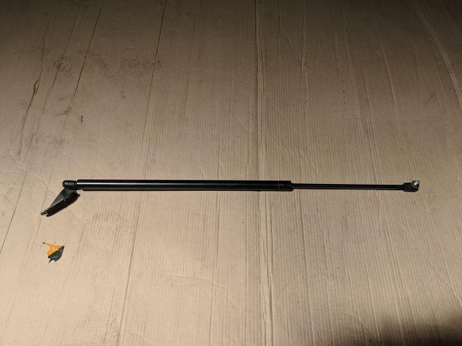 2006 NISSAN ELGRAND E51 RIGHT TAILGATE STRUT 05/02-12/10