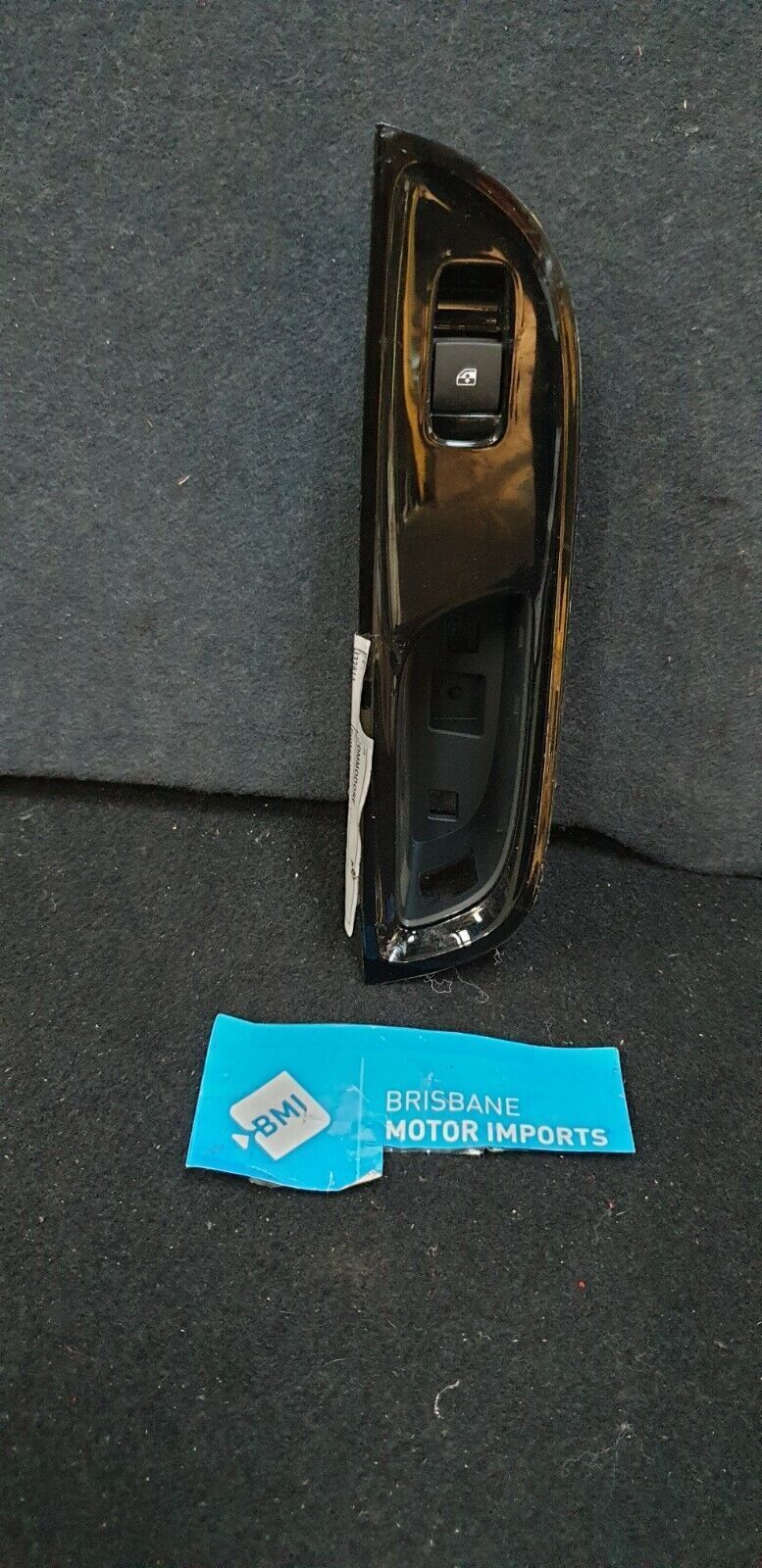HOLDEN COMMODORE VF SERIES LEFT REAR WINDOW SWITCH 2013-17