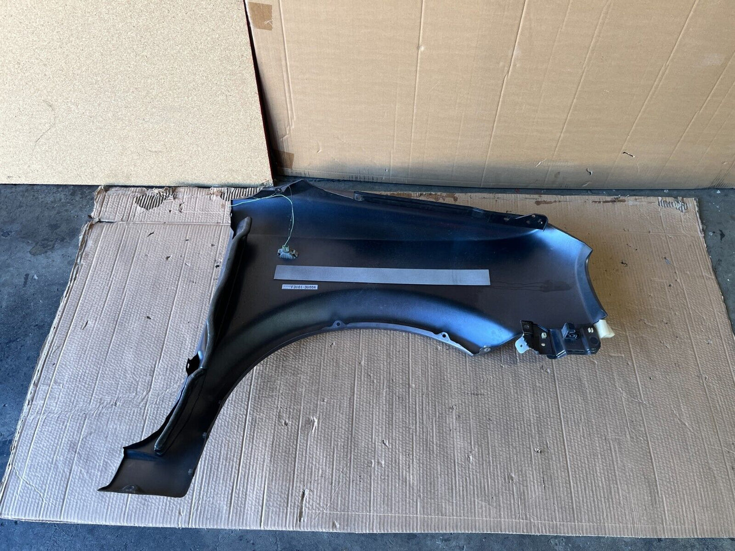 NISSAN CUBE Z11 FRONT LEFT GUARD