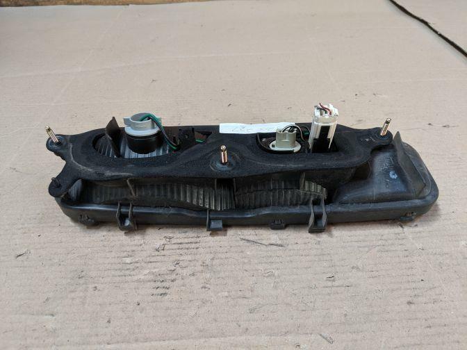 2006 NISSAN ELGRAND E51 SERIES 2 LEFT TAIL LIGHT 12/04-12/10