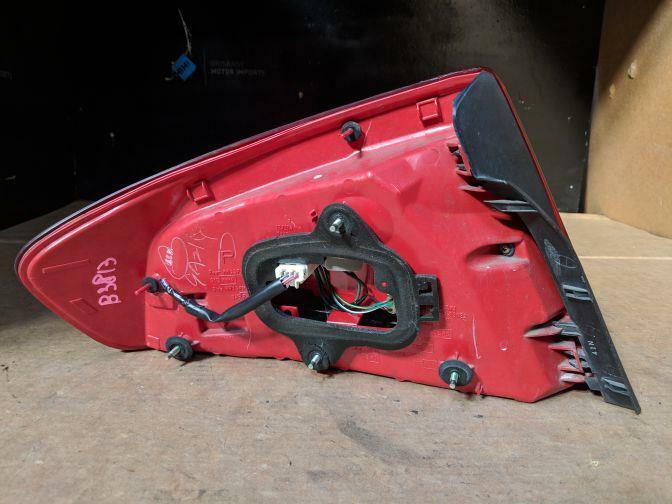 2003 NISSAN SKYLINE V35 SEDAN RIGHT TAIL LIGHT RHS 06/01-10/04