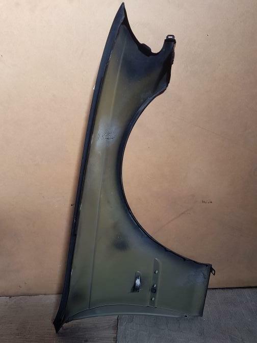 2004 BMW 3 SERIES E46 SEDAN LEFT FENDER LHS PASSENGER GUARD 11/01-07/06