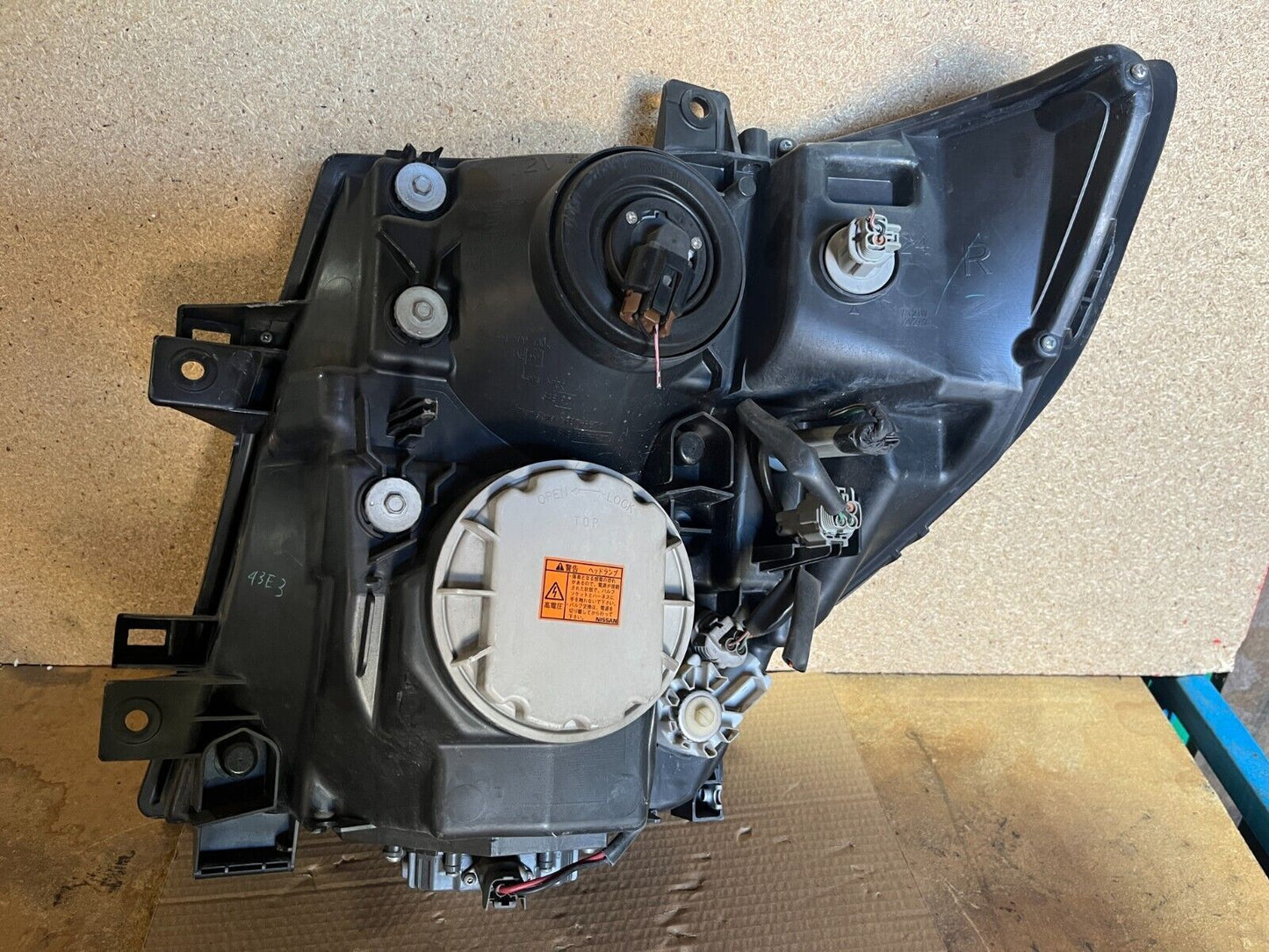 NISSAN ELGRAND E51 SERIES 2 RH HEADLIGHT