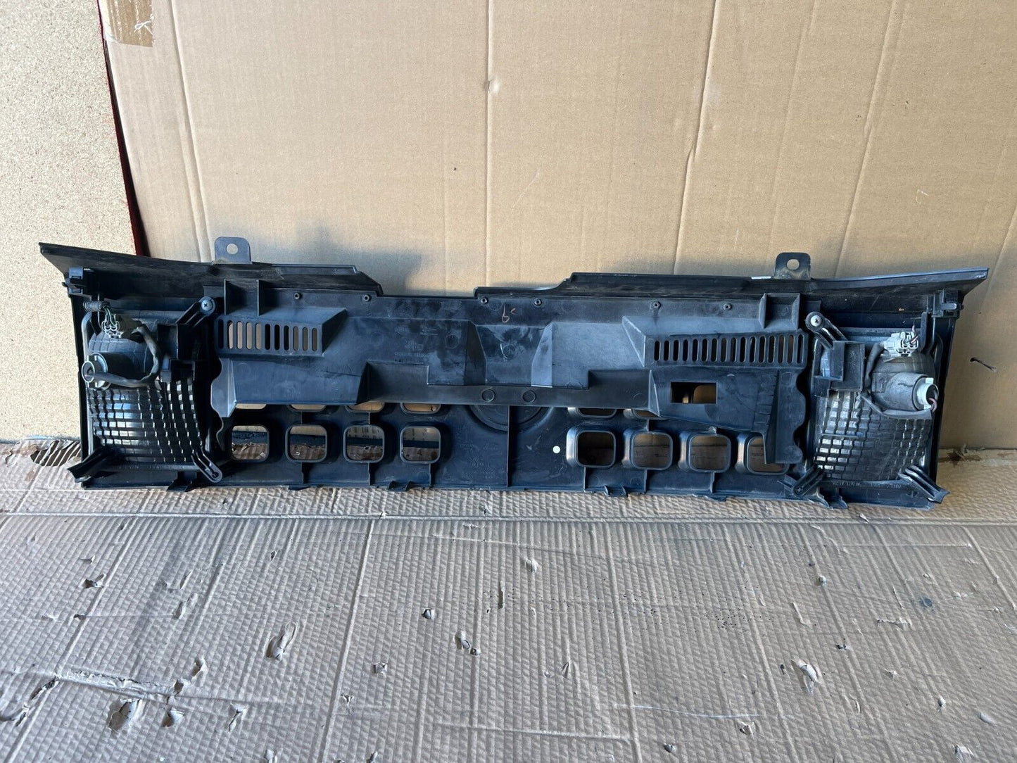 NISSAN CUBE Z11 GRILL