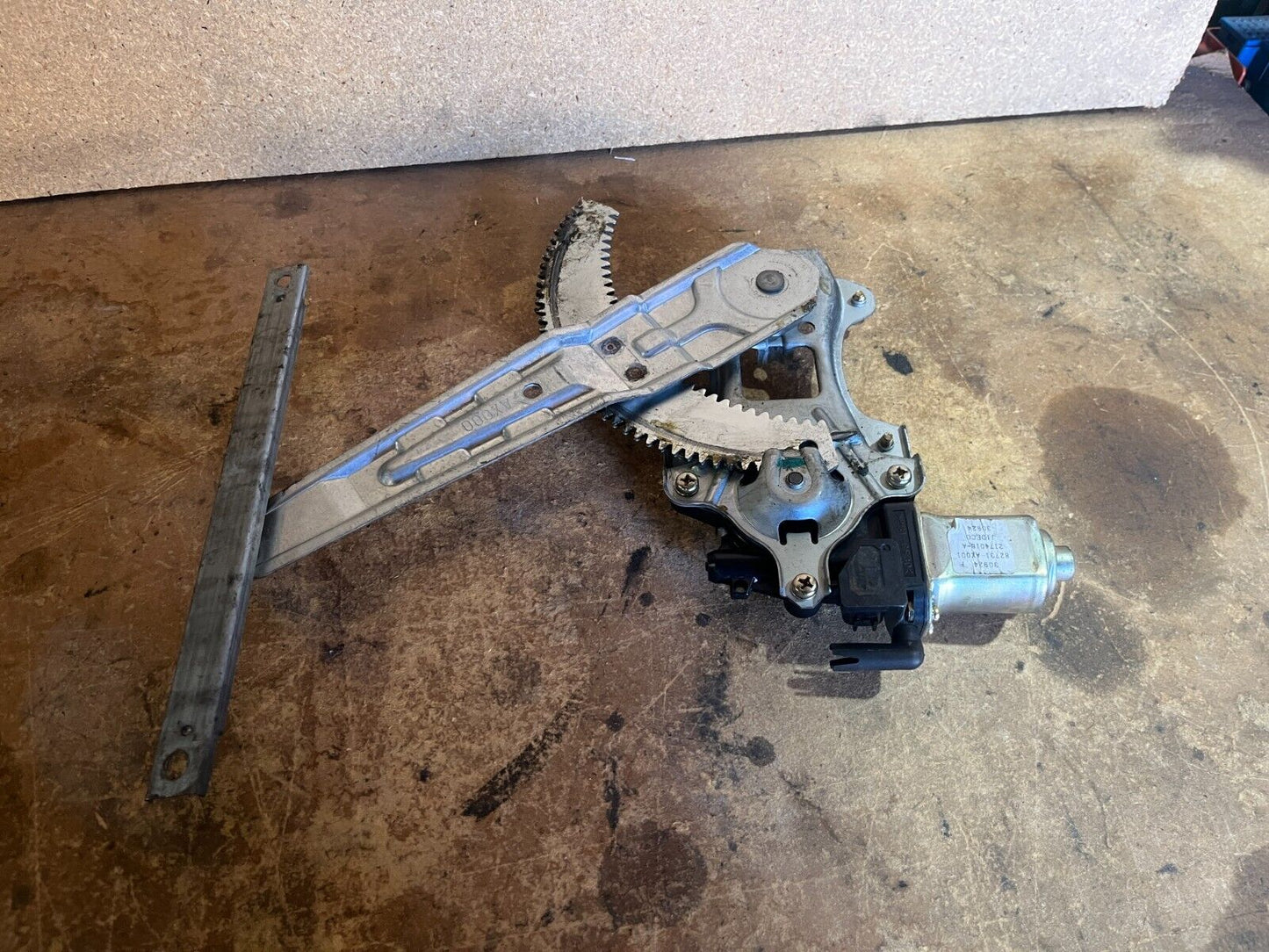 NISSAN CUBE Z11 REAR LEFT WINDOW REGULATOR
