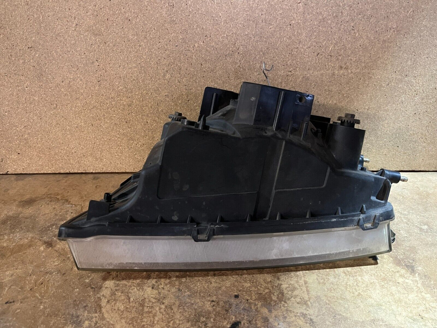 MITSUBISHI L200 RIGHT HAND HEADLIGHT 96-06