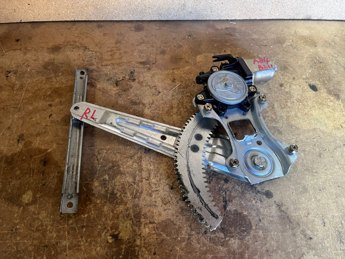 NISSAN CUBE Z11 REAR LEFT WINDOW REGULATOR