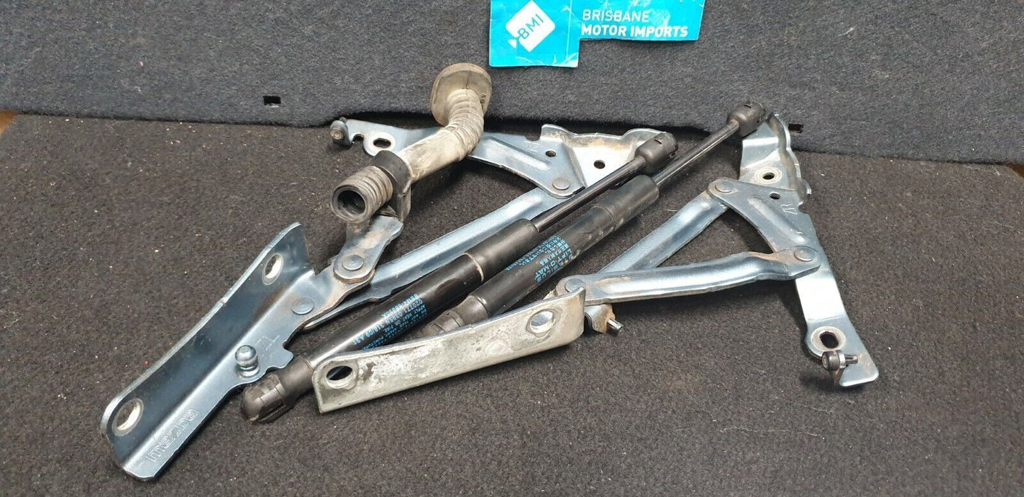 MAZDA 3 BOOTLID HINGES WITH STRUTS - BL SERIES - 2009-13