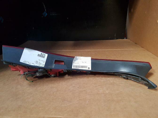 2004 NISSAN STAGEA M35 LEFT TAIL LIGHT 2001-2007