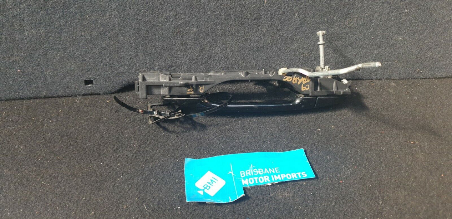 TOYOTA TARAGO RIGHT FRONT OUTER DOOR HANDLE ACR50 MODEL 2006-15