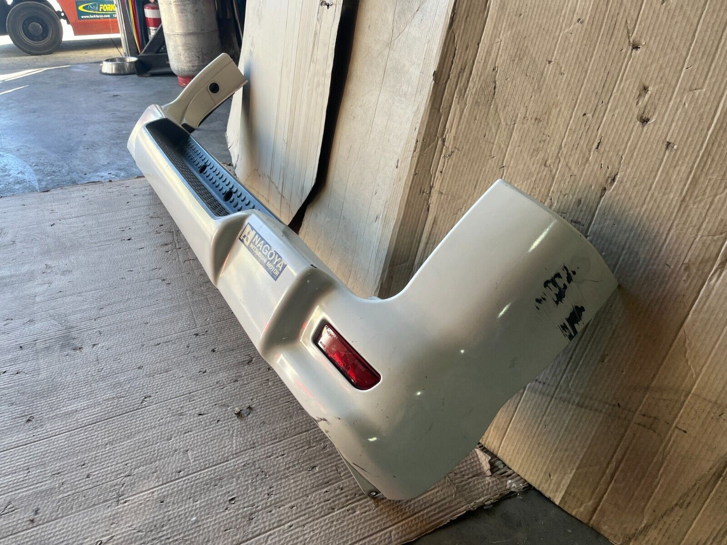 MITSUBISHI DELICA PD6W REAR BUMPER
