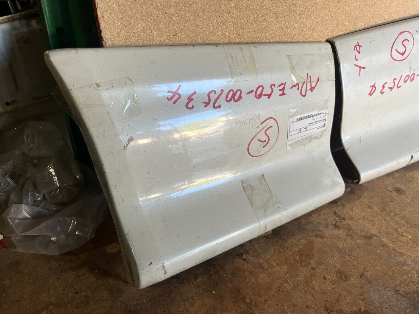 NISSAN ELGRAND E50 REAR PODS 05/97-05/02