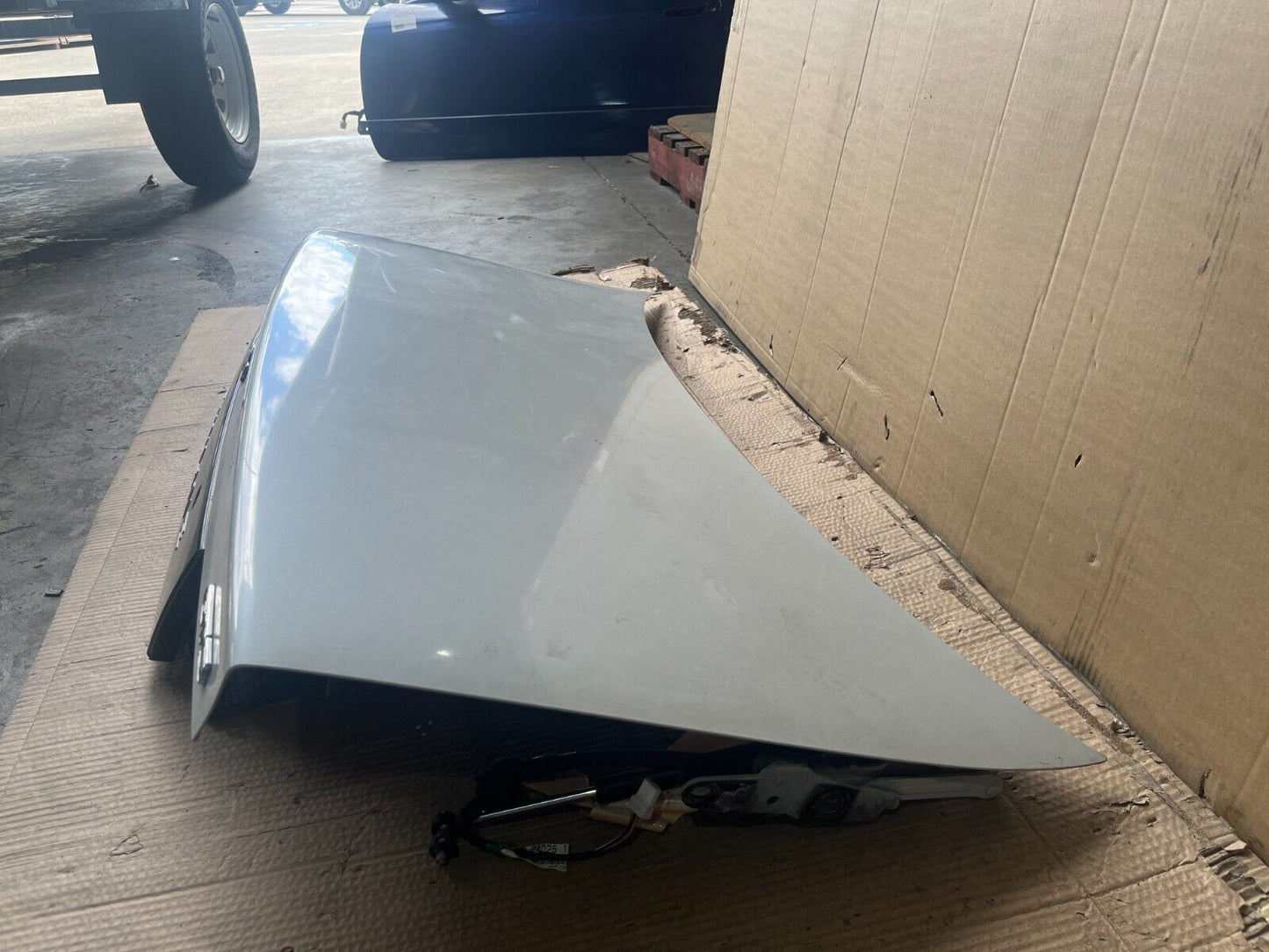 NISSAN SKYLINE HR33 GTS BOOTLID (SEDAN)