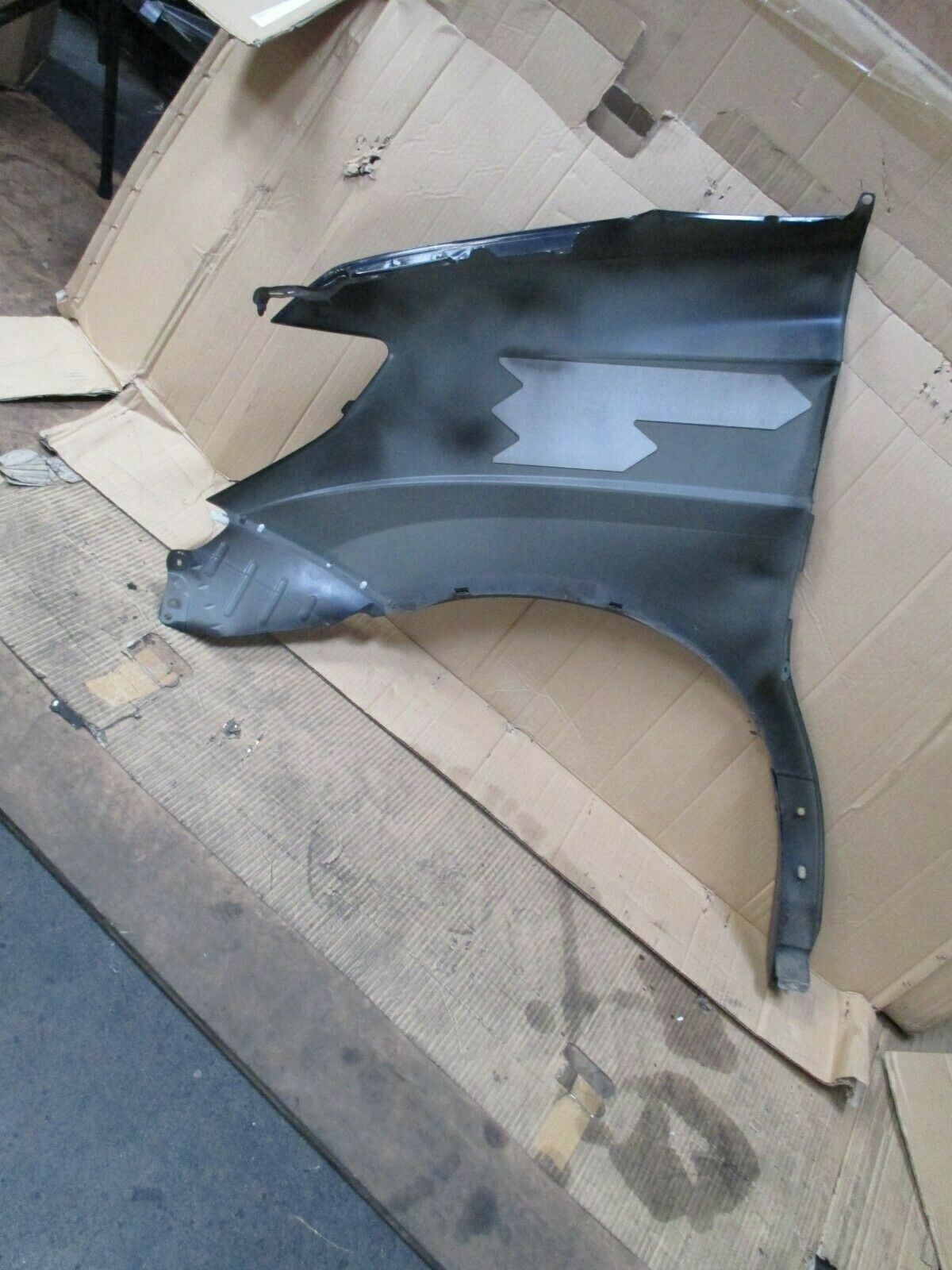 NISSAN ELGRAND E51 LEFT FRONT GUARD -HIWAY STAR