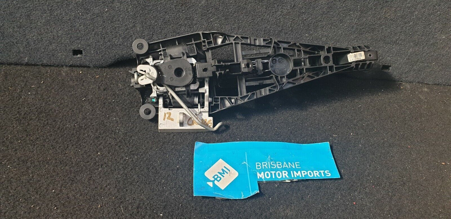 HOLDEN CRUZE RIGHT FRONT OUTER DOOR HANDLE JG-JH MODEL 2012on -- BLACK