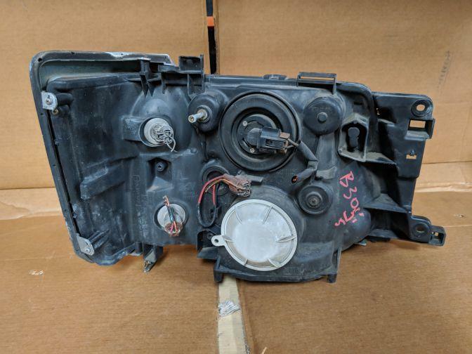 2001 NISSAN ELGRAND APWE50 LEFT HEADLIGHT 05/97-05/02