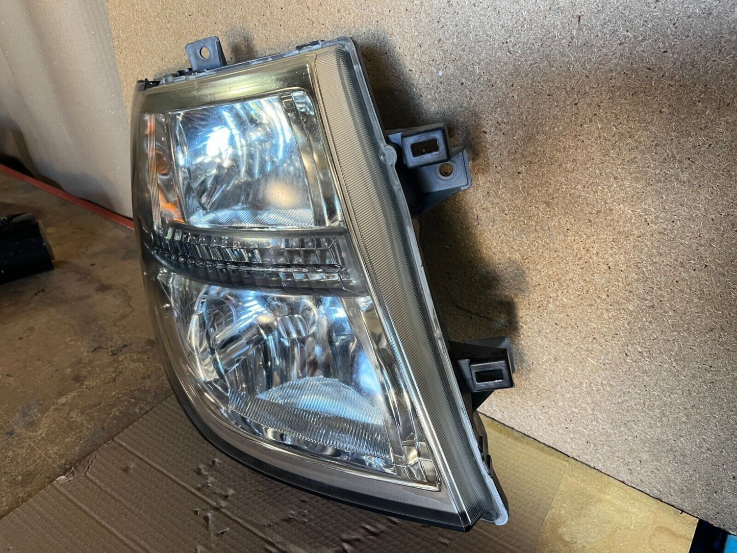 NISSAN ELGRAND E51 SERIES 2 RH HEADLIGHT
