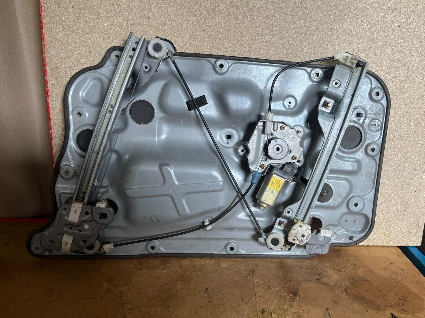 NISSAN 350Z LEFT HAND WINDOW REGULATOR