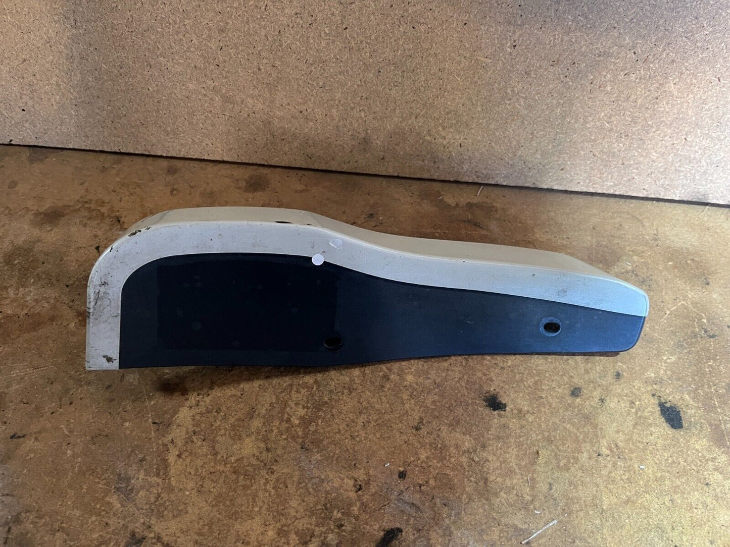 NISSAN ELGRAND E51 LOWER REAR RIGHT GUARD MOULDING