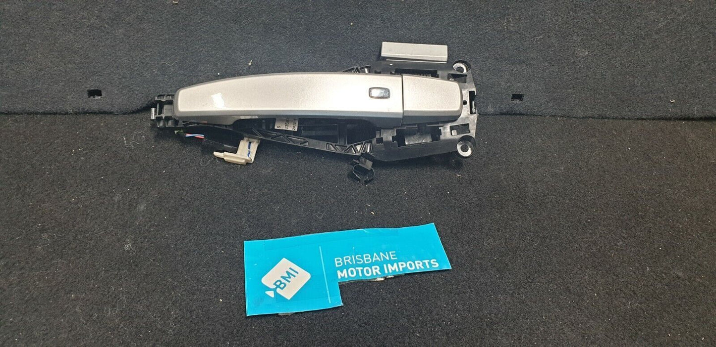 HOLDEN COMMODORE RIGHT REAR OUTER DOOR HANDLE VF 2013-17