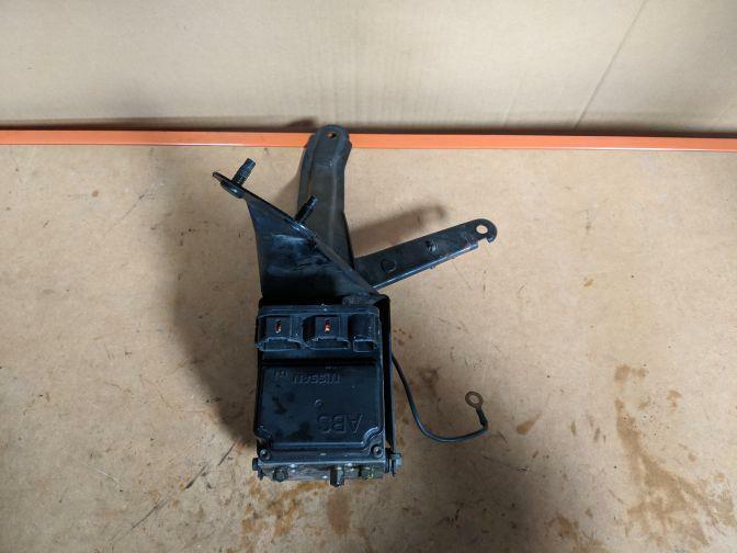 1998 NISSAN STAGEA C34 ABS PUMP 1996-01